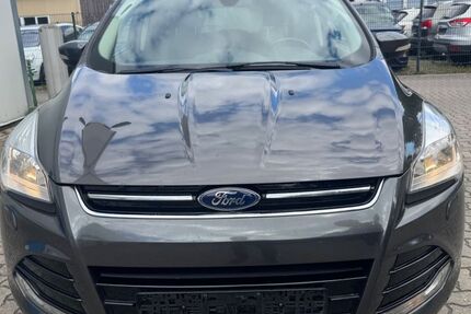 Ford Kuga 202.000 km 7.499 € Stockelsdorf 23617