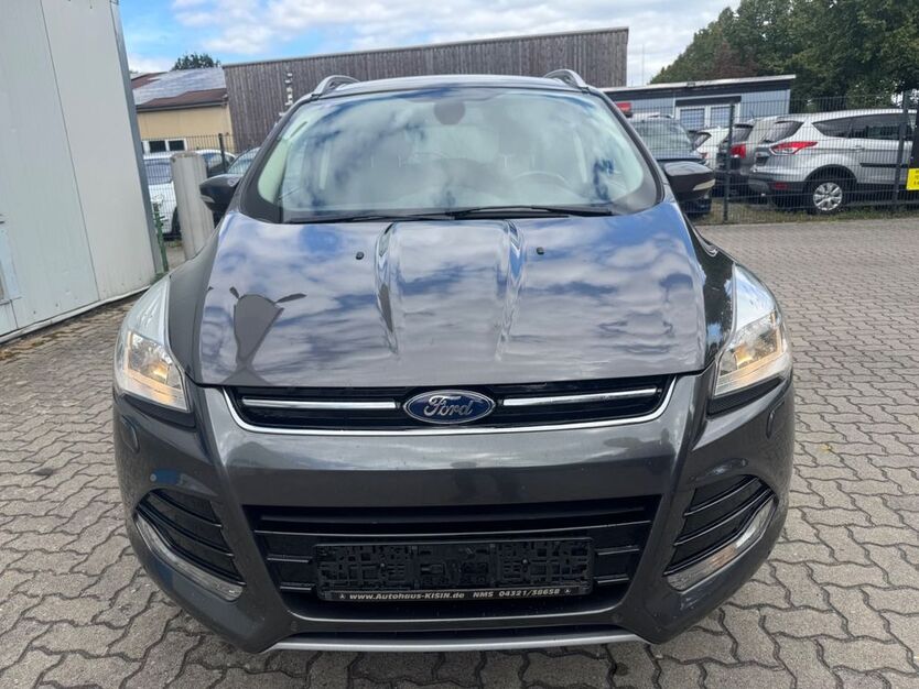 Ford Kuga 202.000 km 7.499 € Stockelsdorf 23617