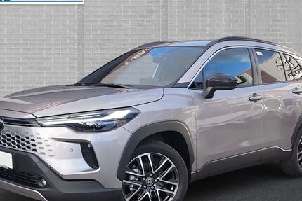 Toyota Corolla Cross 2.000 km 41.790 &euro; Lübeck 23566