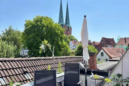 Modernisiertes Altstadthaus an der Obertrave mit Dachterrasse und Blick auf den Lübecker Dom 7 zimmer