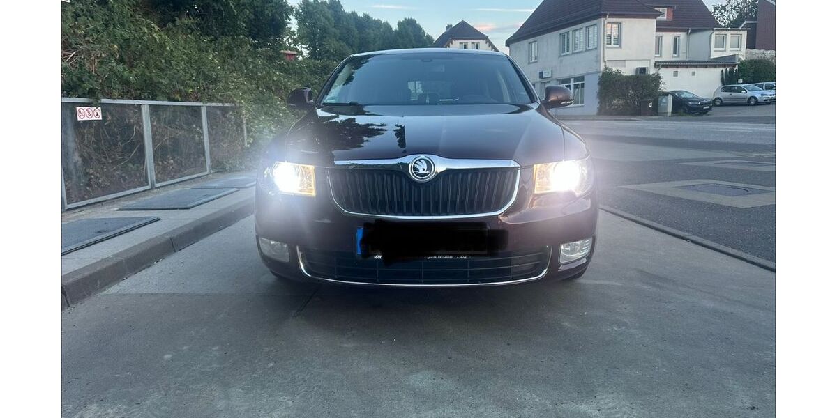 Skoda Superb 276.000 km 6.100 &euro; Ratzeburg 23909