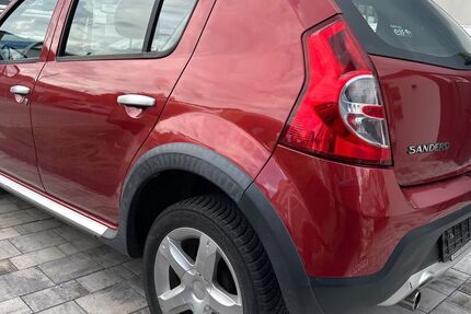Dacia Sandero 89.000 km 3.800 &euro; Lübeck 23560
