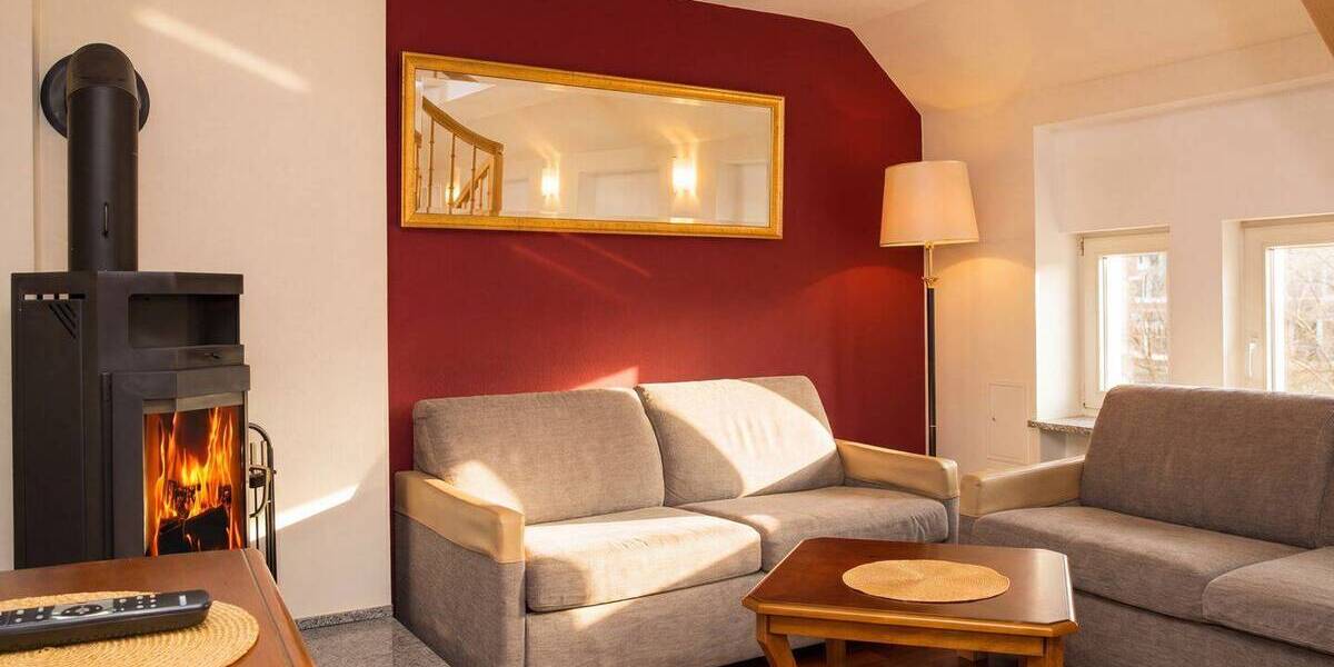 Etagenwohnung Lübeck Innenstadt - 6 Zimmer, 175 m&sup2;, 4.500&euro; | Angebot:26401158