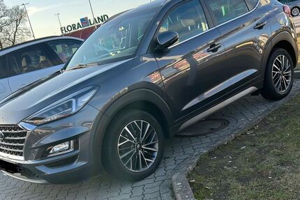 Hyundai TUCSON 128.459 km 17.499 &euro; Lübeck 23566