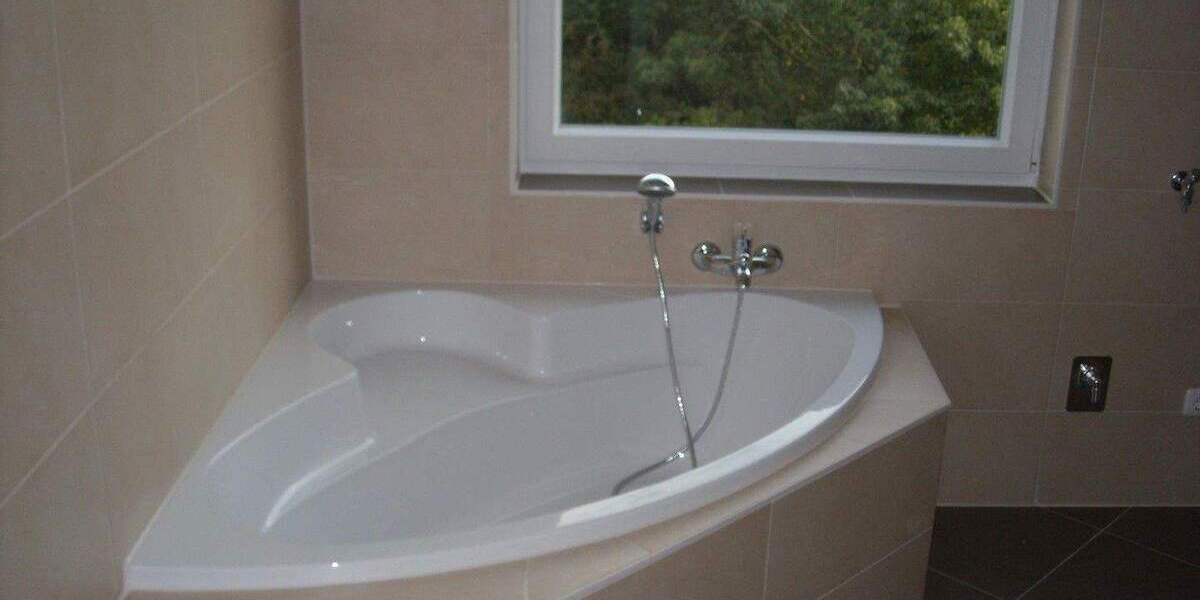 Sehr schöne, gut geschnittene und ruhige 2-Zimmer-Wohnung mit Balkon in St. Jürgen 2 zimmer