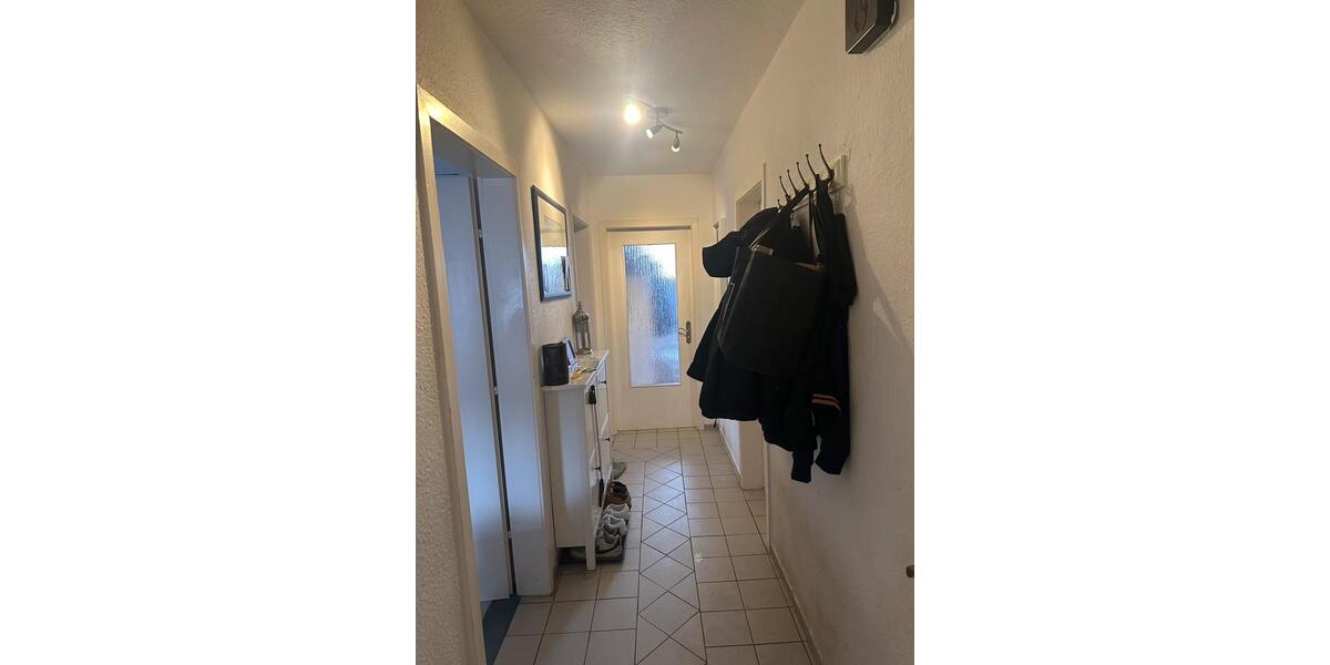 Dachgeschoßwohnung Reinfeld (Holstein) - 4 Zimmer, 100 m&sup2;, 1.000&euro; | Angebot:25269352