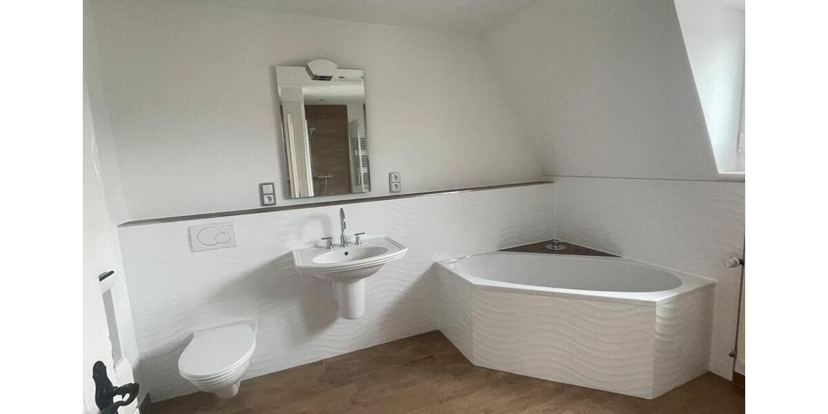 Dachgeschoßwohnung Lübeck Sankt Lorenz Nord - 1 Zimmer, 63 m&sup2;, 1.080&euro; | Angebot:26566630
