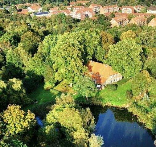 Exklusiv: Stattliches Herrenhaus (ca. 550 m²Bj. 19. Jh.) auf 29.876 m² Seengrundstück (Eigenland) 1 zimmer