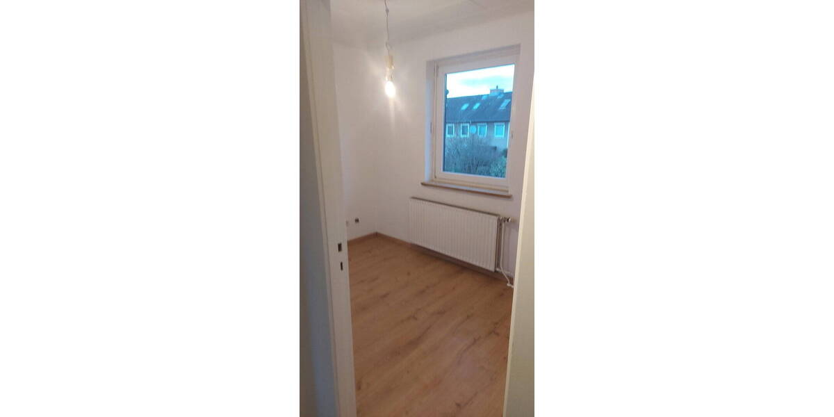 Reihenmittelhaus Lübeck Kücknitz - 3 Zimmer, 66 m&sup2;, 170.000&euro; | Angebot:26228710
