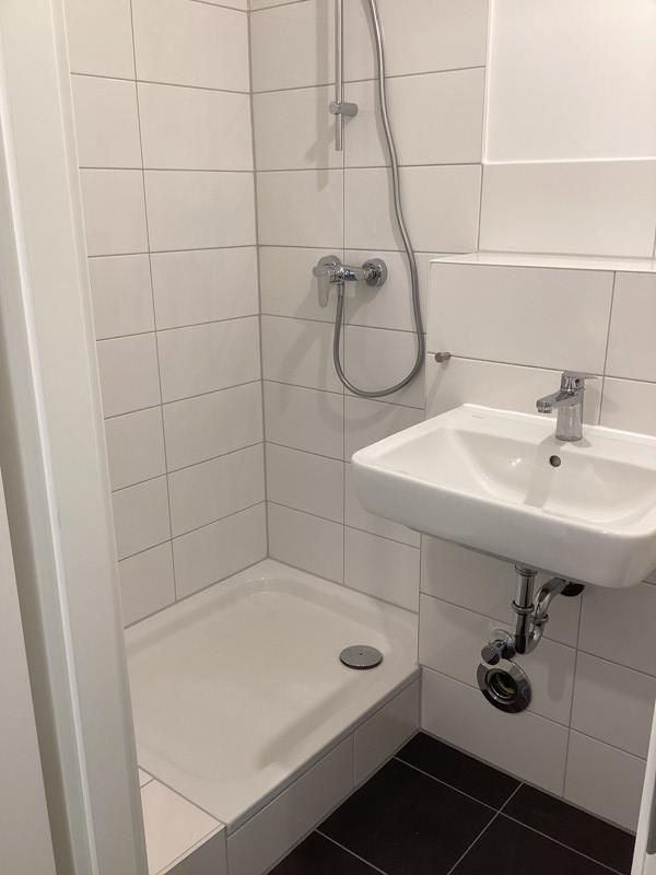 Reinkommen und Wohlfühlen: saniertes 1-Zi.-Appartment mit Balkon und Aufzug, sofort anmietbar!