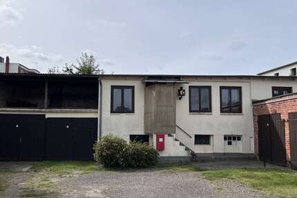 Halle in Lübeck 400 € 100 m² zimmer