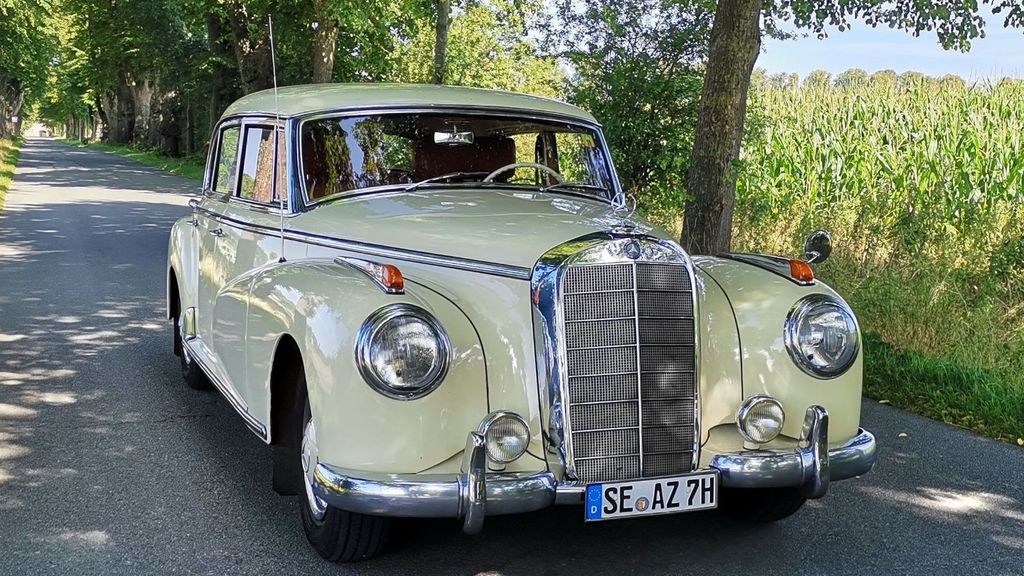 Mercedes-Benz 300 80.782 km 62.500 € Seedorf 23823