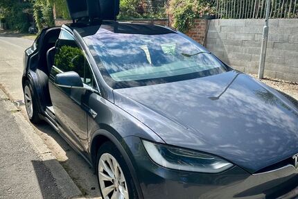 Tesla Model X 107.000 km 42.900 &euro; Lübeck 23562