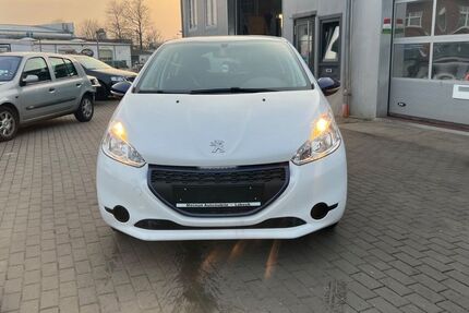 Peugeot 208 167.878 km 2.390 &euro; Lübeck 23560