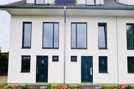 Haus Bad Segeberg - 5 Zimmer, 104 m&sup2;, 1.700&euro; | Angebot:25438147