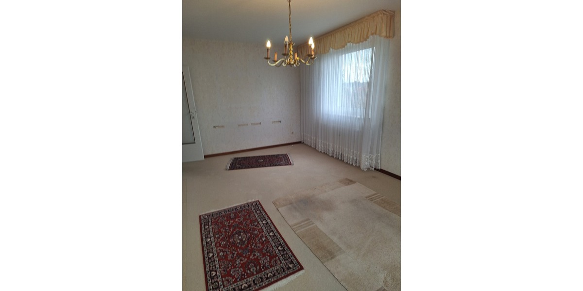 Gemütliche Wohnung in der 4. Etage; 23560 HL- Moisling 3 zimmer