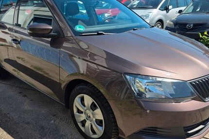 Skoda Fabia 154.896 km 4.900 &euro; Lübeck 23568