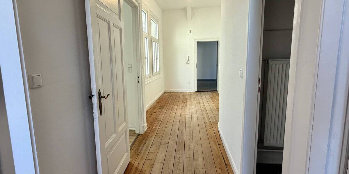 Etagenwohnung Lübeck Innenstadt - 4 Zimmer, 122 m&sup2;, 1.900&euro; | Angebot:26528239