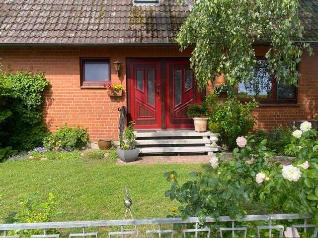 Etagenwohnung Borstorf - 3 Zimmer, 66 m&sup2;, 650&euro; | Angebot:26876685