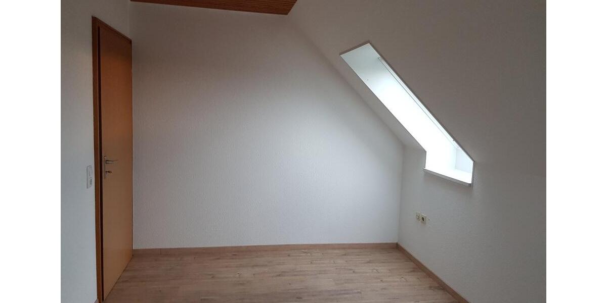 Dachgeschoßwohnung Bad Segeberg - 3 Zimmer, 55 m&sup2;, 495&euro; | Angebot:26251112