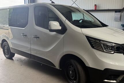Renault Trafic 60.000 km 21.500 &euro; Lübeck 23556