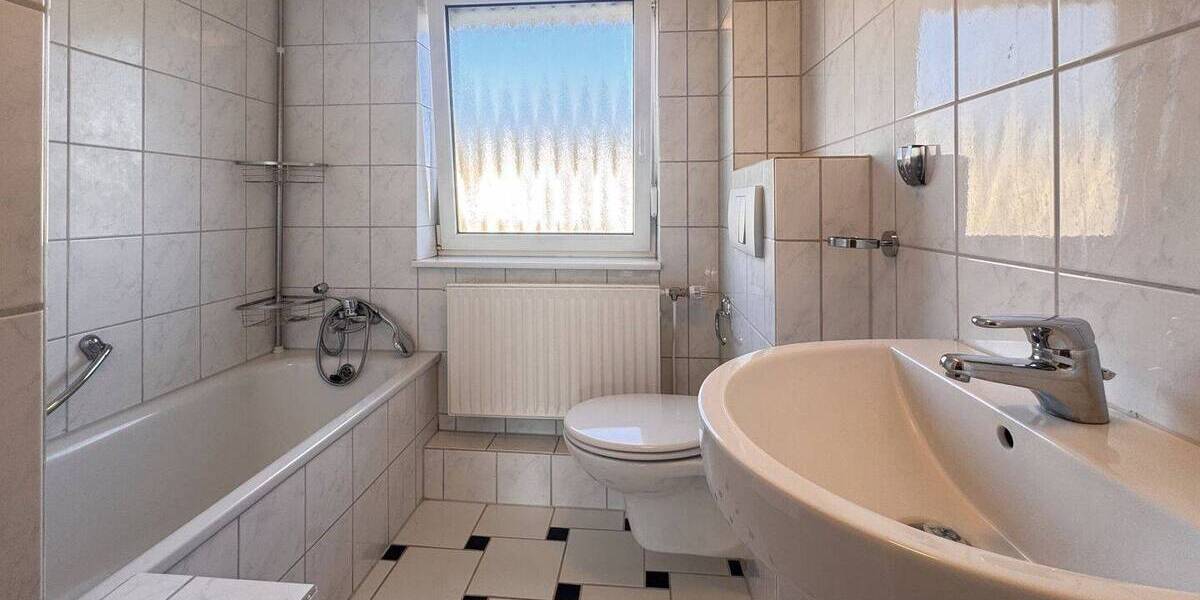 Reihenmittelhaus Lübeck Kücknitz - 4 Zimmer, 76 m&sup2;, 265.000&euro; | Angebot:26318980