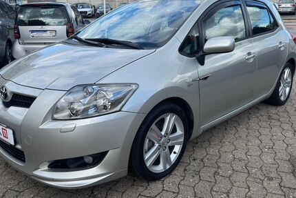 Toyota Auris 172.468 km 3.490 &euro; Lübeck 23556