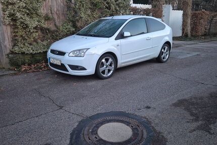 Ford Focus 147.000 km 2.000 &euro; Bad Schwartau 23611