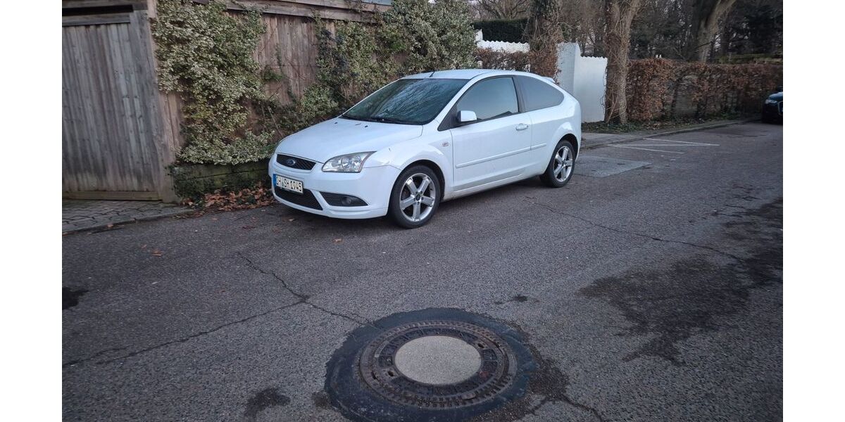 Ford Focus 147.000 km 2.000 &euro; Bad Schwartau 23611