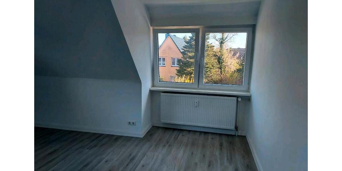 Dachgeschoßwohnung Timmendorfer Strand - 3 Zimmer, 68 m&sup2;, 1.050&euro; | Angebot:26681445