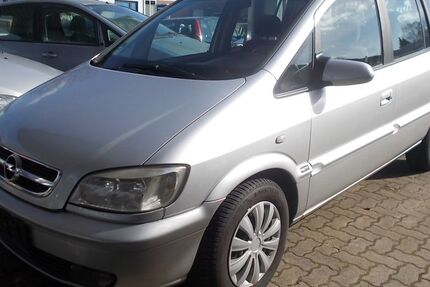 Opel Zafira 227.000 km 2.799 &euro; Lübeck 23556