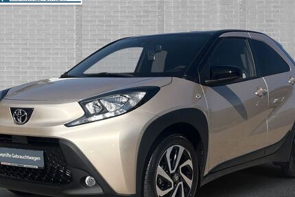 Toyota Aygo (X) 15.200 km 15.880 &euro; Lübeck 23566