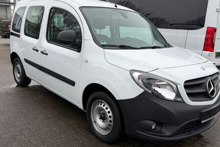 Mercedes-Benz Citan 109.000 km 9.990 &euro; STOCKELSDORF/LÜBECK 23617