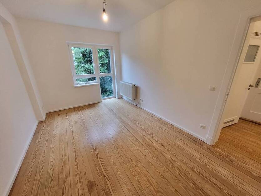 Erstbezug nach Sanierung! 2,5-Zi.-Wohnung in Lübeck-St. Lorenz-Nord (Nähe Lohmühle), Marquardstraße