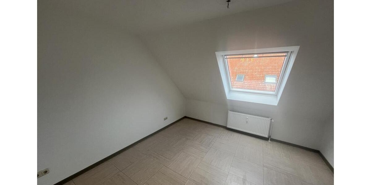 Dachgeschoßwohnung Mölln - 4 Zimmer, 74 m&sup2;, 410&euro; | Angebot:25569826