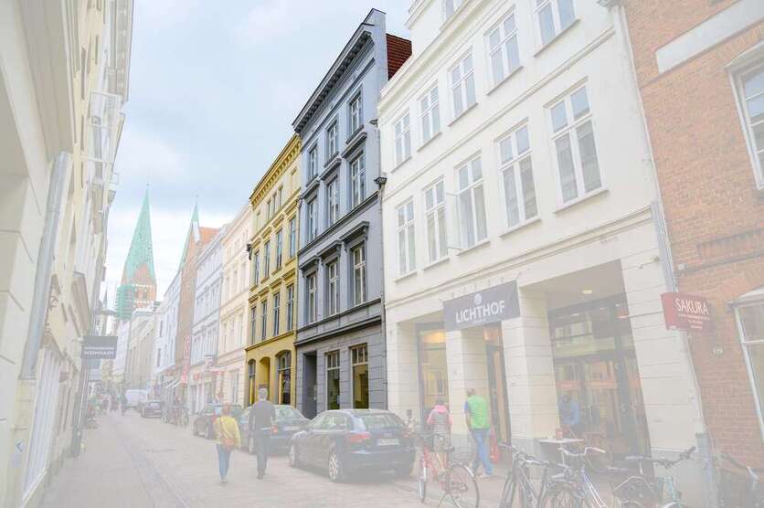 Wohnung zum Mieten in Lübeck 1.978,48 € 141.32 m²