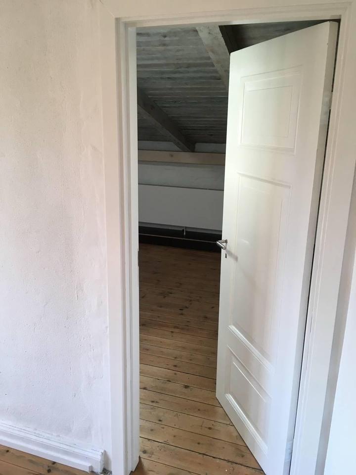 Büro und Halle