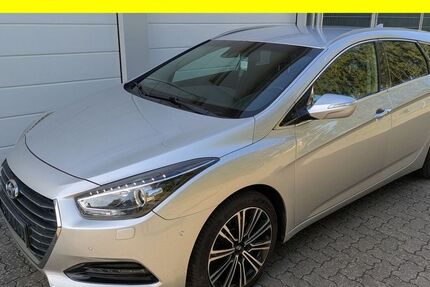 Hyundai i40 174.331 km 12.200 &euro; Lübeck 23556
