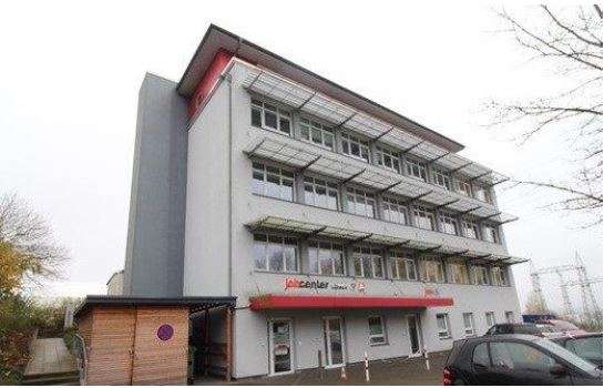 Halle in Lübeck 2.400 € 259.68 m²