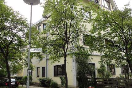 Nähe Stadtpark: Zentrale u. gepflegte 1-Zimmer-Dachgeschoss-Wohnung in 23568 Lübeck-St.Gertrud 1 zimmer