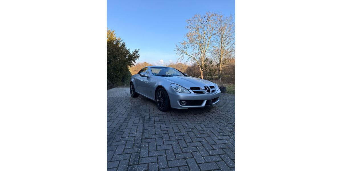 Mercedes-Benz SLK 200 149.000 km 7.990 &euro; Leezen 23816
