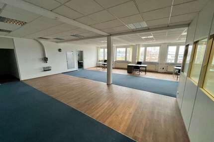 Büro in Lübeck 2.800 € 400 m²