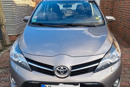 Toyota Verso 114.000 km 12.800 &euro; Lübeck 23560