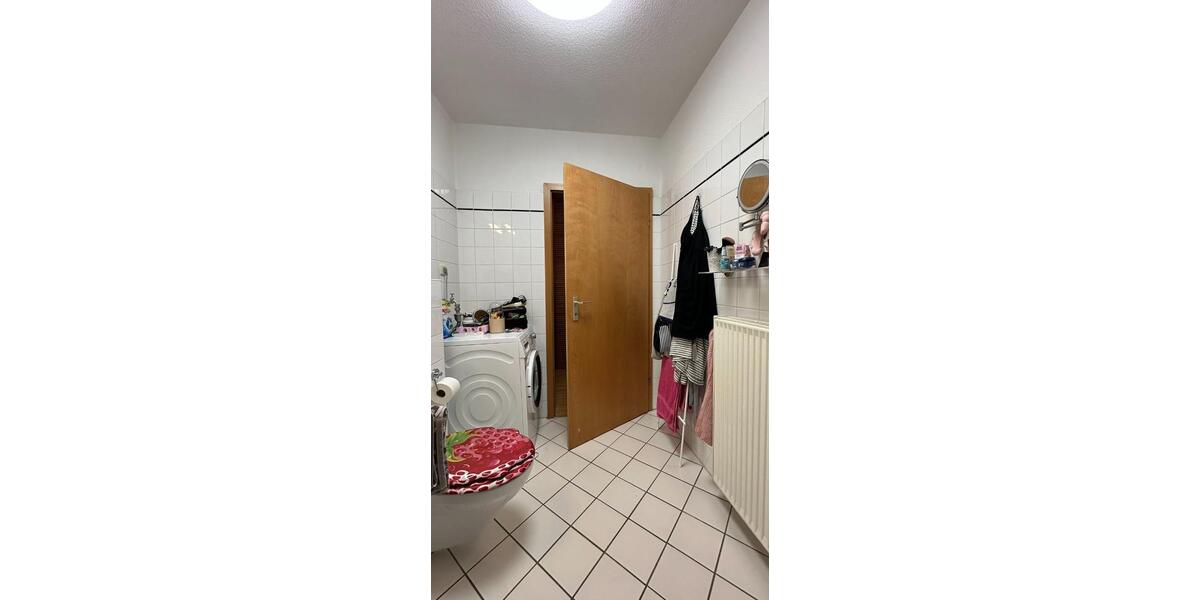 2-Zimmer-Wohnung im DG großzüg, hell, freundlich mit Carport 2 zimmer