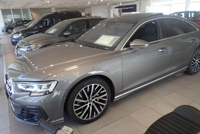 Audi A8 54.680 km 61.990 € Lübeck 23554