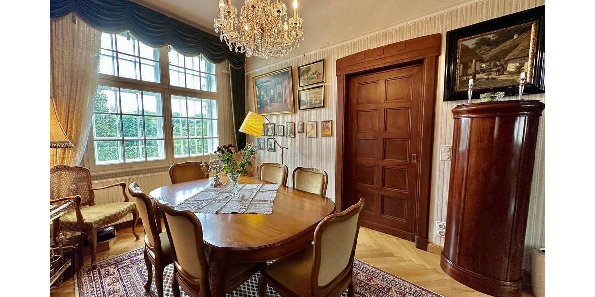Einfamilienhaus Tremsbüttel - 7 Zimmer, 267 m&sup2;, 850.000&euro; | Angebot:25685881