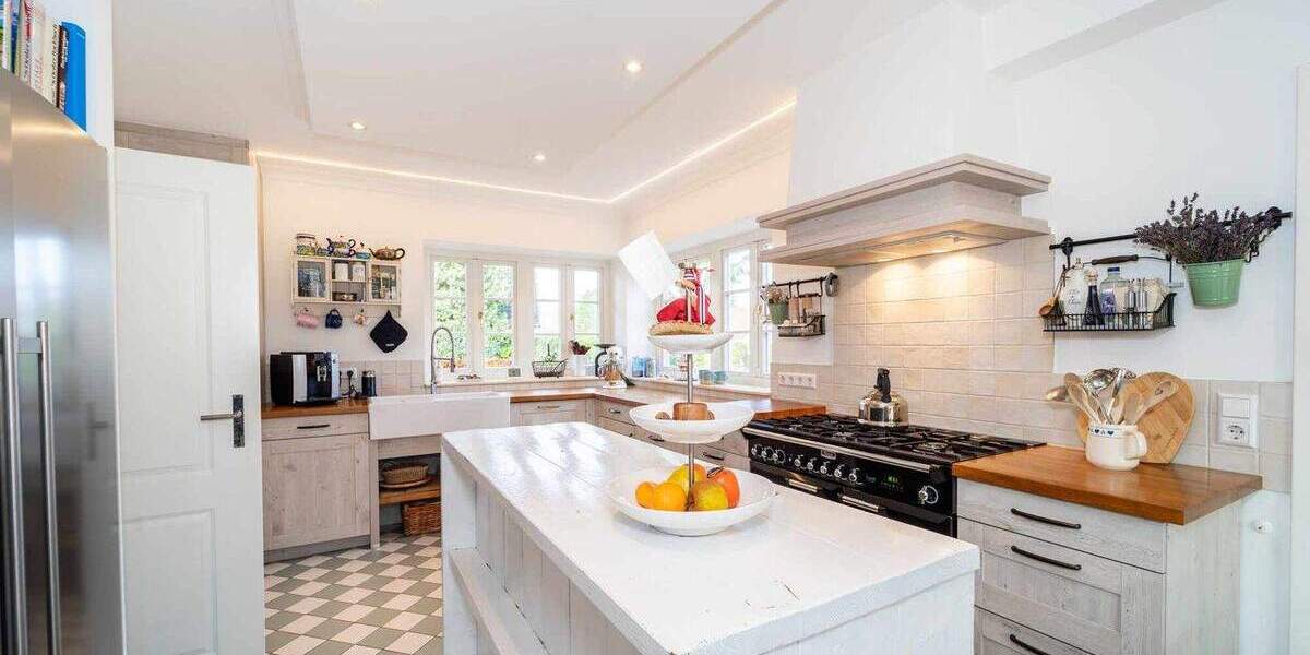 Einfamilienhaus Timmendorfer Strand - 6 Zimmer, 220 m&sup2;, 3.600&euro; | Angebot:25606399