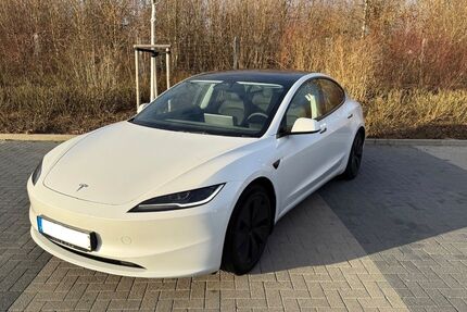 Tesla Model 3 42.500 km 29.500 &euro; Travemünde 23570