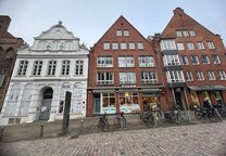 Wohn- und Geschäftshaus mit Stellplätzen im Parkhaus u. Aussenstellplätzen in Lübeck - Innenstadt