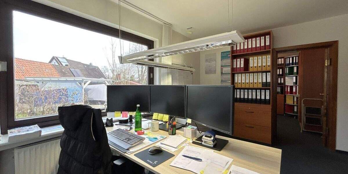 Rarität: Großzügiges, vollunterkellertes EFHZFH mit Doppelcarport und 5 Garagen in Lübeck-Kücknitz 8 zimmer